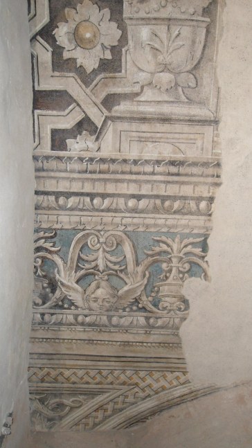 Particolare affreschi originali ritrovati all’interno